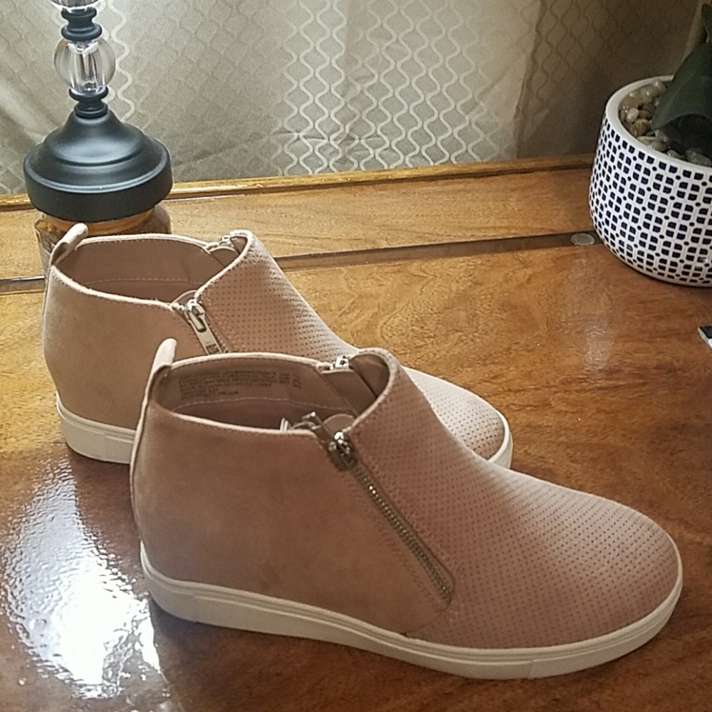 Brand new hidden wedge 2 inch high sneaker